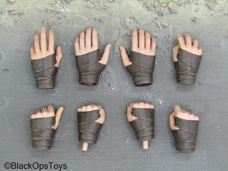 Load image into Gallery viewer, Wonder Woman 1984 - Female Fingerless Gloved Hand Set
