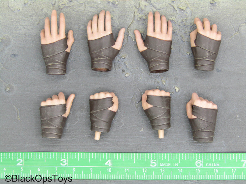 Load image into Gallery viewer, Wonder Woman 1984 - Female Fingerless Gloved Hand Set
