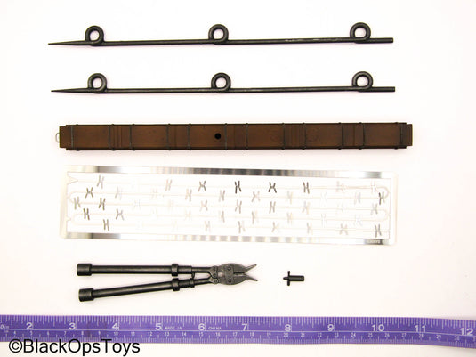 WWII - Gebirgspionier - Gestrckte Ladung w/Barbed Wire Set