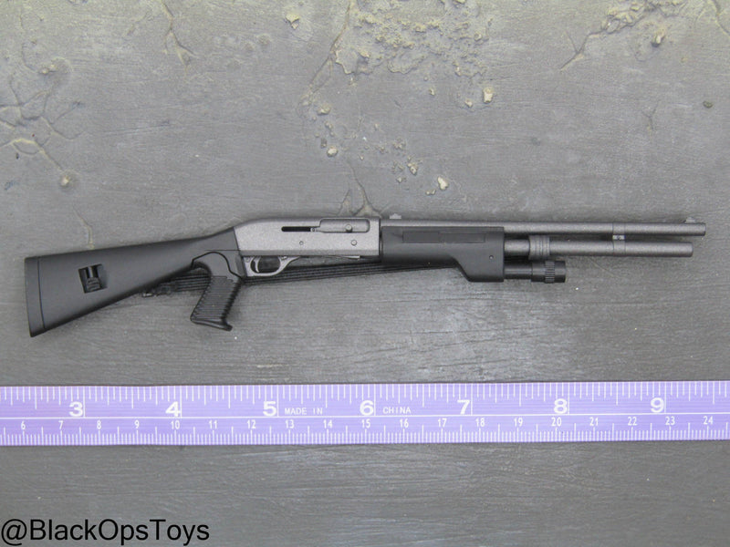 Load image into Gallery viewer, Remington M870 Shotgun w/Flashlight &amp; Sling
