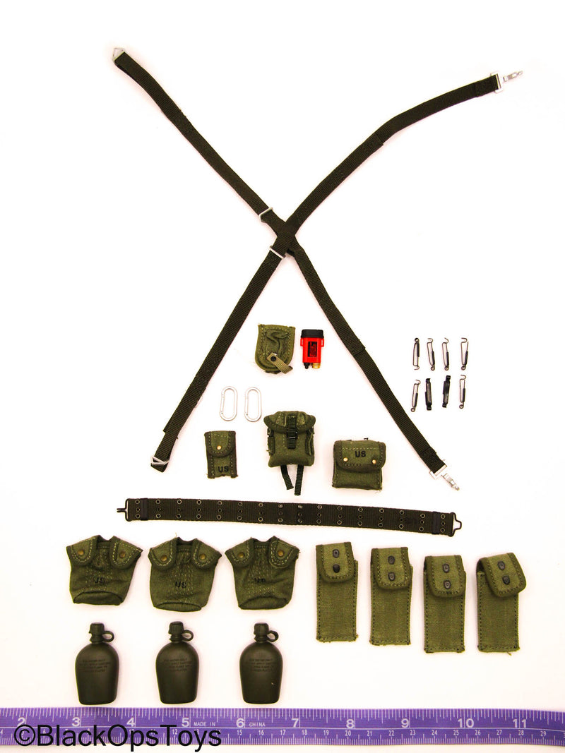 Load image into Gallery viewer, Vietnam US MACV-SOG - Green Rivet Belt w/Pouch &amp; Gear Set
