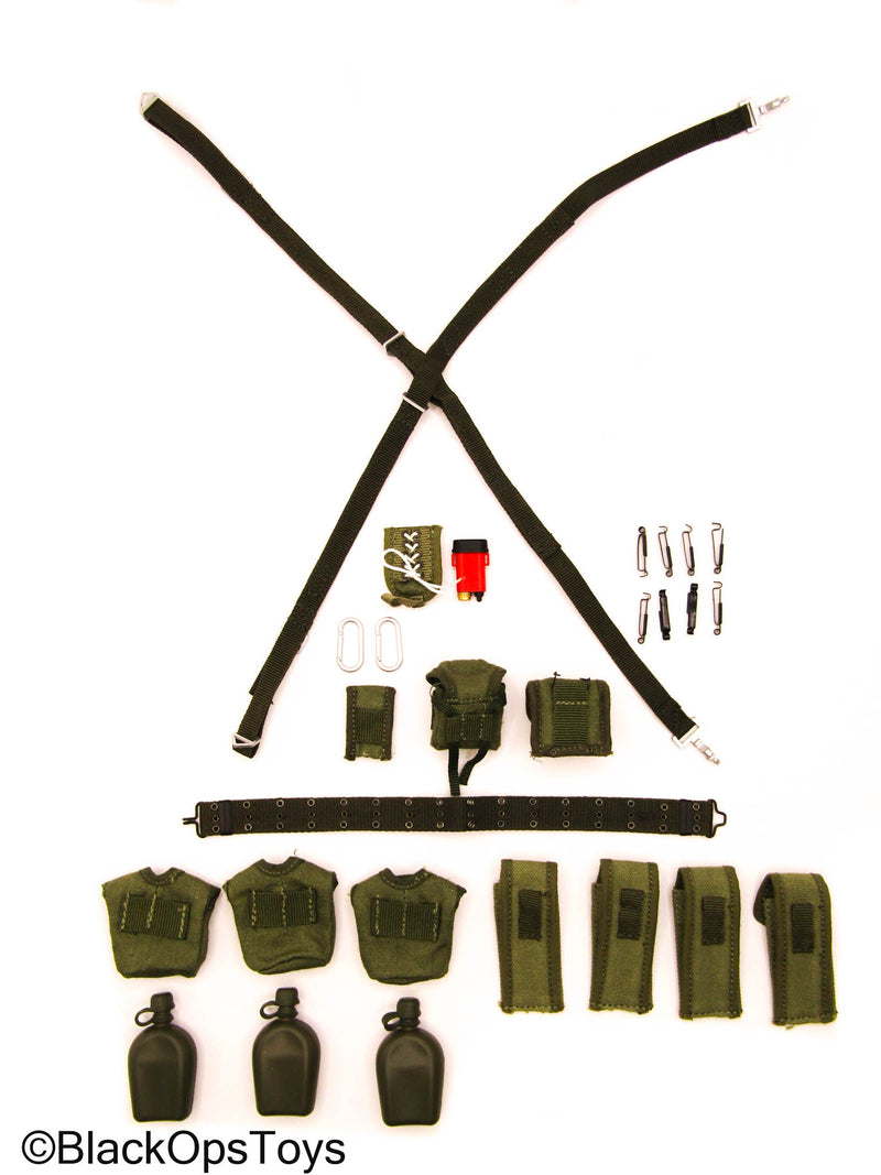 Load image into Gallery viewer, Vietnam US MACV-SOG - Green Rivet Belt w/Pouch &amp; Gear Set
