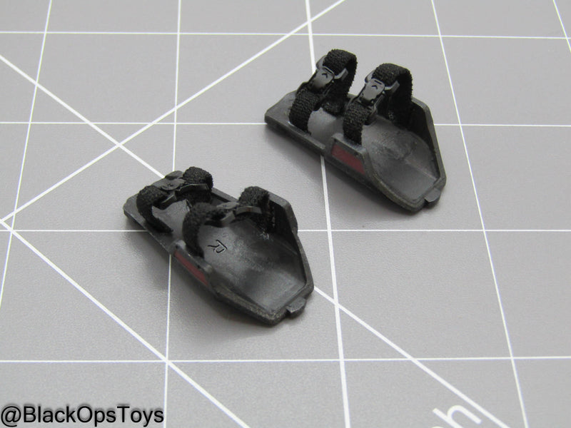Load image into Gallery viewer, Deadpool &amp; Wolverine - Blade - Black &amp; Red Gauntlets
