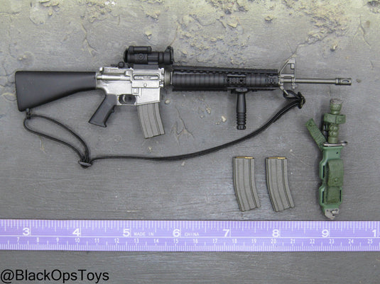 M16 Rifle w/Attachment Set & Bayonet