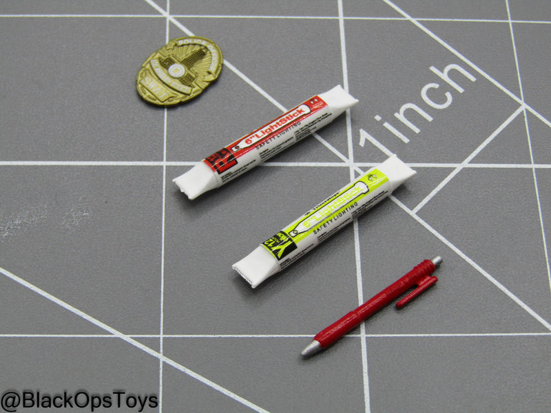 Load image into Gallery viewer, LAPD S.W.A.T. - Metal Badge w/Pen &amp; Chemlight Sticks

