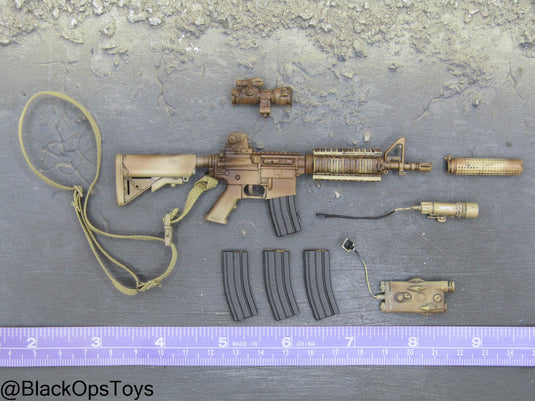 Weathered Desert Camo M4 Rifle w/Attachment Set