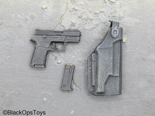 Hot Toys Terminator John Connor - Pistol w/Black Sheath