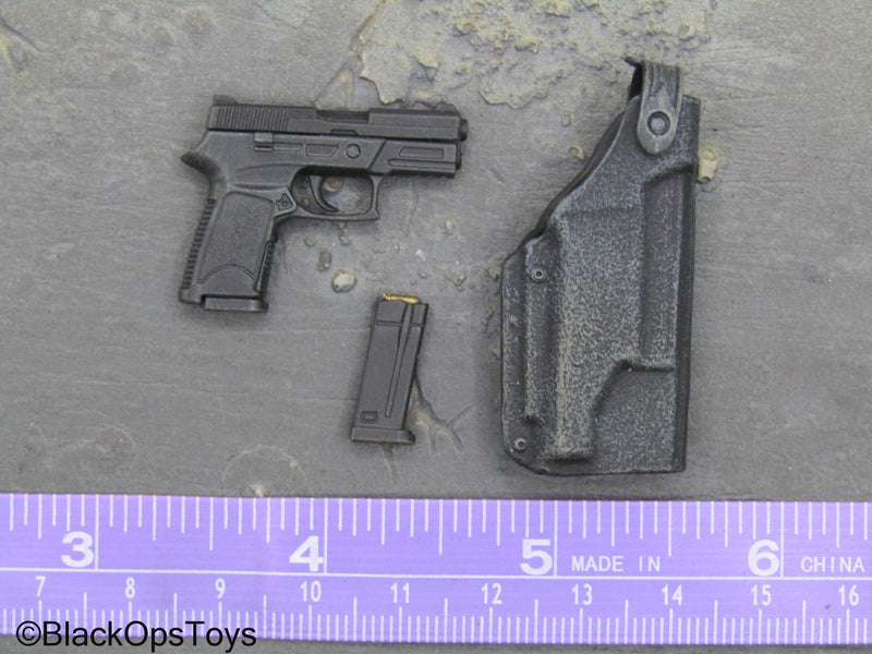 Load image into Gallery viewer, Hot Toys Terminator John Connor - Pistol w/Black Holster
