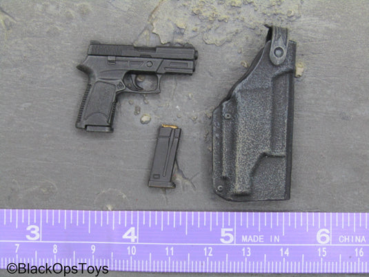 Hot Toys Terminator John Connor - Pistol w/Black Holster