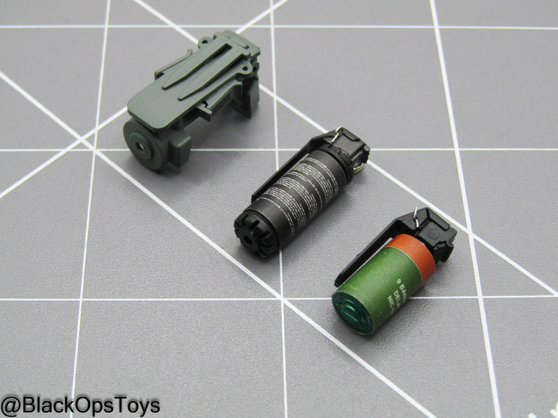Load image into Gallery viewer, HK SDU Assault Team Rifleman - Tactical Grenades w/Holster
