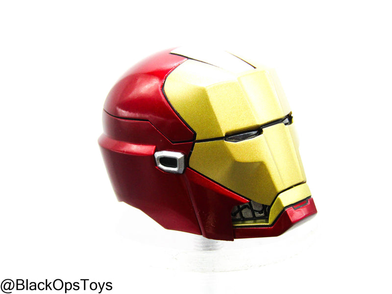 Load image into Gallery viewer, Iron Man - Helmeted Headsculpt
