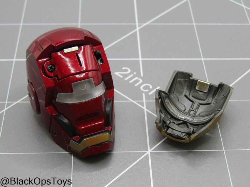Load image into Gallery viewer, Iron Man - Light Up Helmeted Headsculpt (READ DESC)
