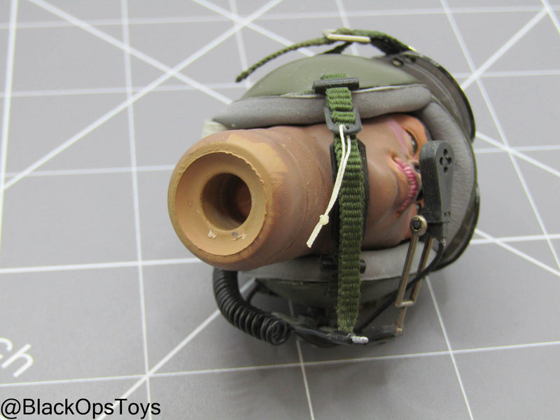 Load image into Gallery viewer, Male Headsculpt w/Custom Pilots Helmet
