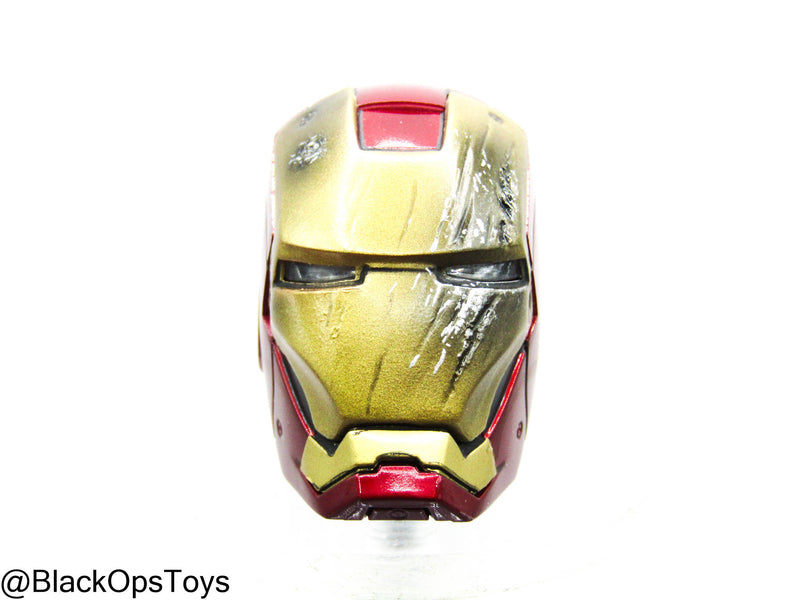 Load image into Gallery viewer, Iron Man - Battle Damaged Helmeted Headsculpt
