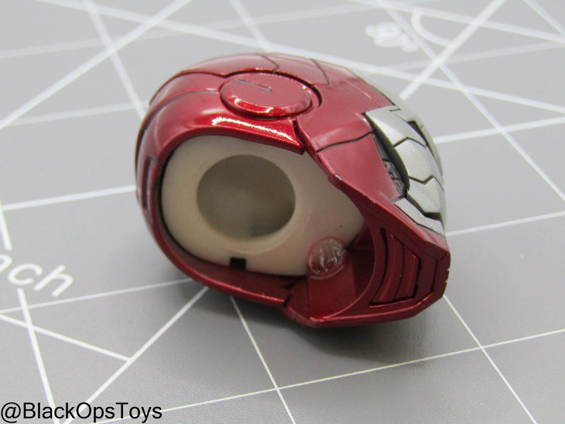Load image into Gallery viewer, Iron Man - Helmeted Headsculpt
