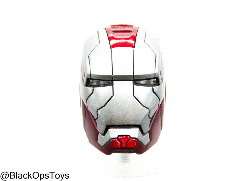 Load image into Gallery viewer, Iron Man - Helmeted Headsculpt
