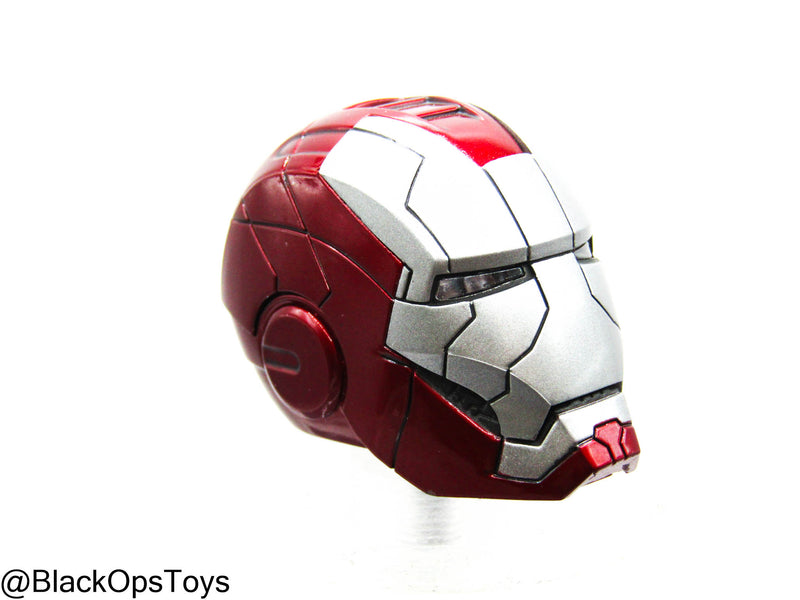 Load image into Gallery viewer, Iron Man - Helmeted Headsculpt
