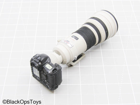Black Camera w/Grey Super-Telephoto Lens
