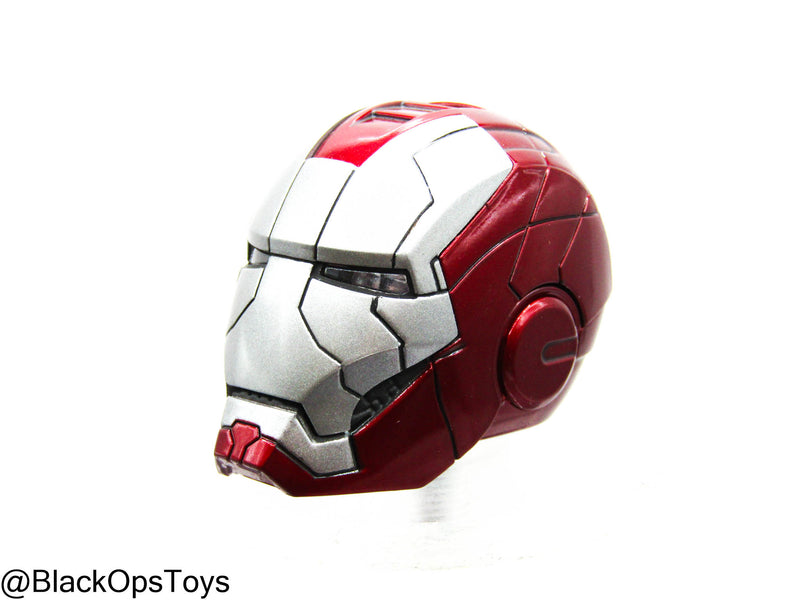 Load image into Gallery viewer, Iron Man - Helmeted Headsculpt
