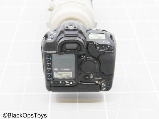 Black Camera w/Grey Super-Telephoto Lens
