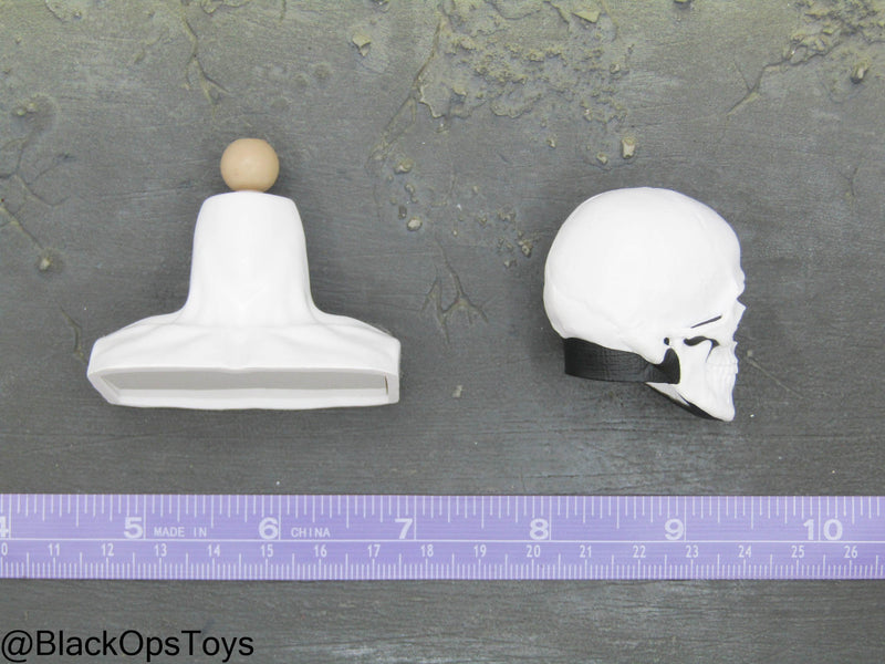 Load image into Gallery viewer, HRT Minuteman - White Mannequin Bust w/Skull Headsculpt

