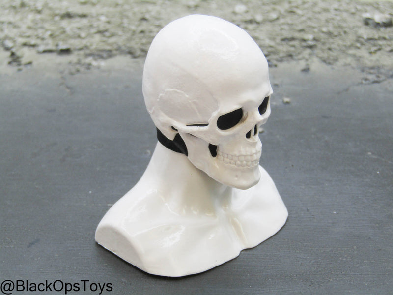 Load image into Gallery viewer, HRT Minuteman - White Mannequin Bust w/Skull Headsculpt
