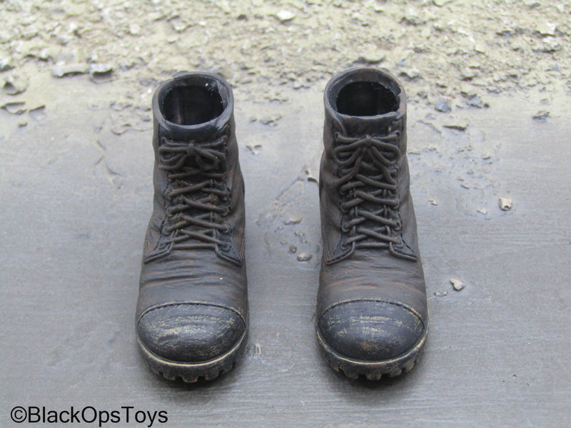 Load image into Gallery viewer, British - Black Weathered Low Top Combat Boots (Foot Type)
