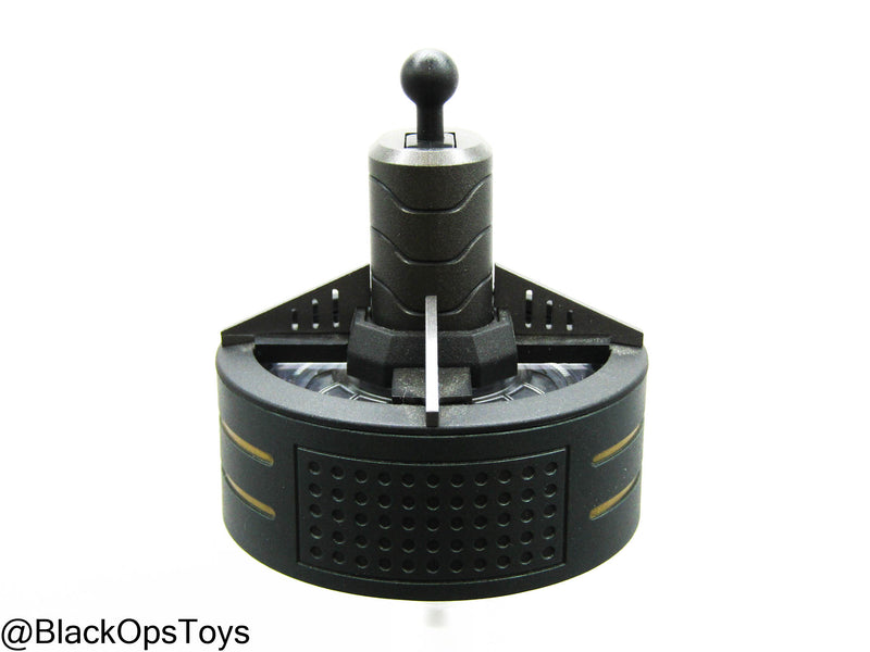 Load image into Gallery viewer, Iron Man - Helmeted Headsculpt Light Up Stand
