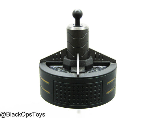 Iron Man - Helmeted Headsculpt Light Up Stand