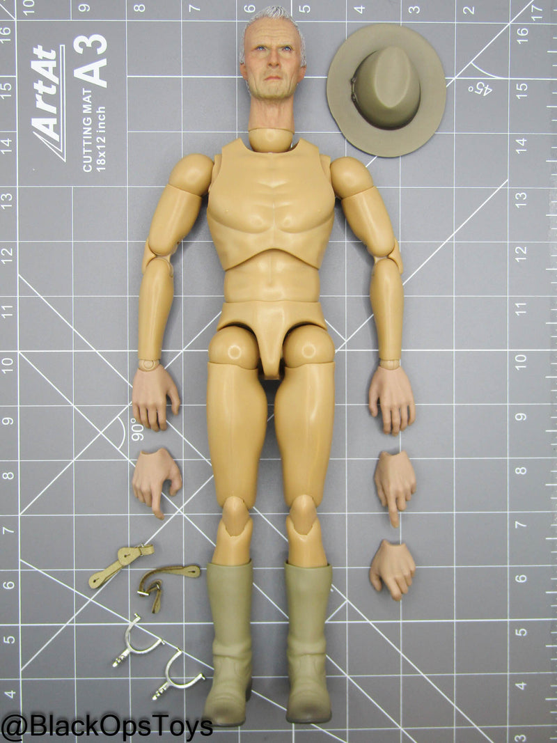 Load image into Gallery viewer, William Munny - Male Base Body w/Headsculpt, Spurred Boots, &amp; Hat

