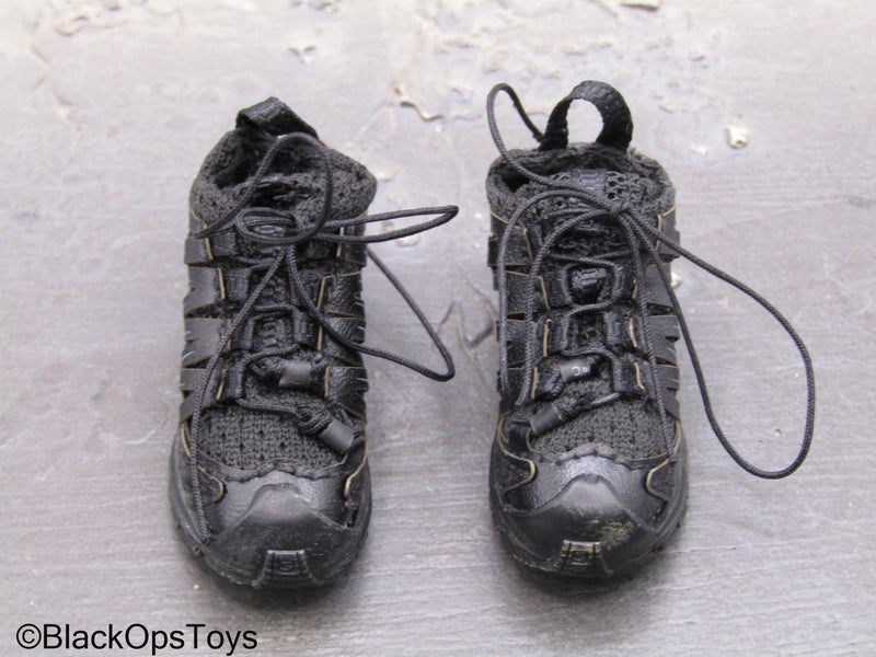 Load image into Gallery viewer, Bravo 0-6 Countdown - Black Combat Shoes (Peg Type)
