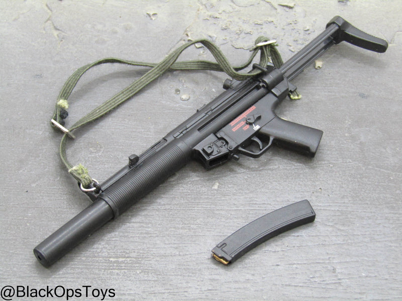 Load image into Gallery viewer, MP5 Submachine Gun w/Integrated Suppressor &amp; OD Green Sling
