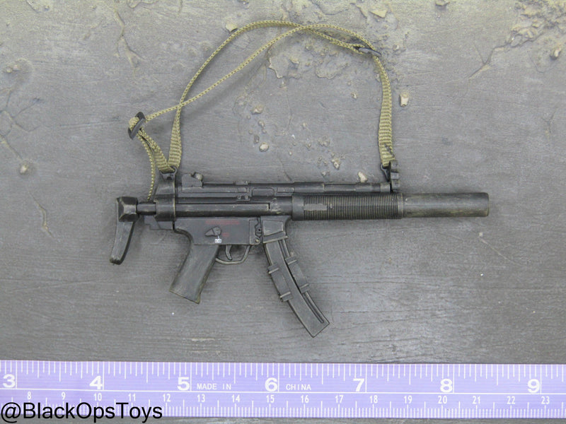 Load image into Gallery viewer, MP5 Submachine Gun w/Integrated Suppressor &amp; OD Green Sling
