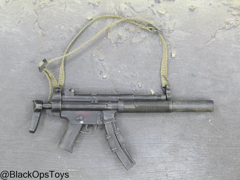 Load image into Gallery viewer, MP5 Submachine Gun w/Integrated Suppressor &amp; OD Green Sling
