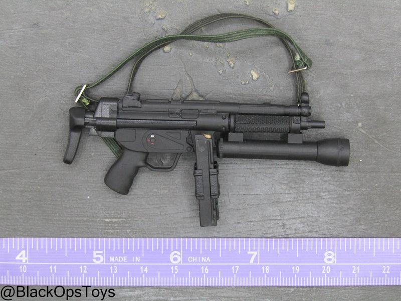 Load image into Gallery viewer, MP5 Submachine Gun w/Tactical Light &amp; OD Green Sling
