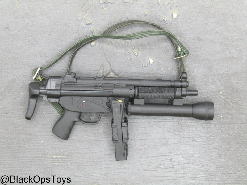 Load image into Gallery viewer, MP5 Submachine Gun w/Tactical Light &amp; OD Green Sling
