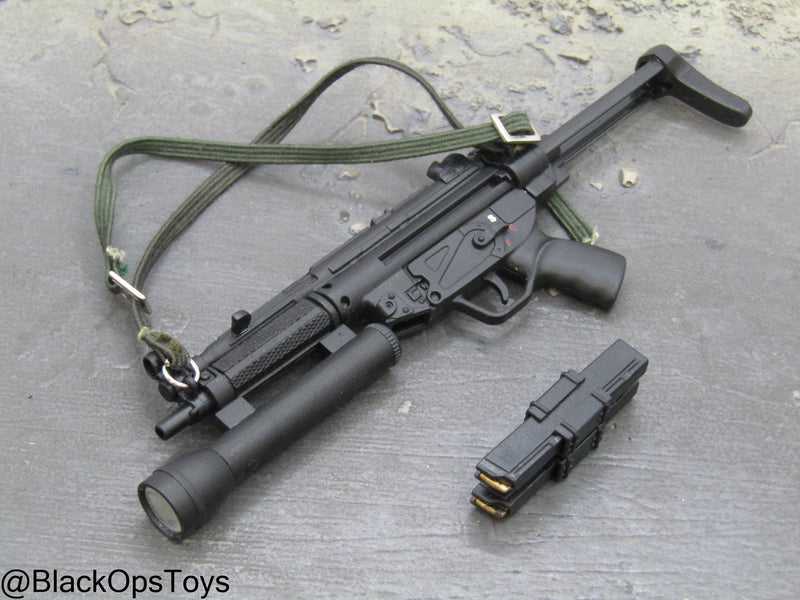 Load image into Gallery viewer, MP5 Submachine Gun w/Tactical Light &amp; OD Green Sling
