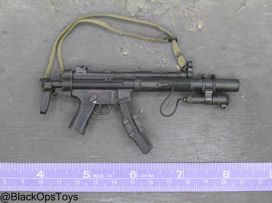 MP5 Submachine Gun w/Integrated Suppressor & Tactical Light
