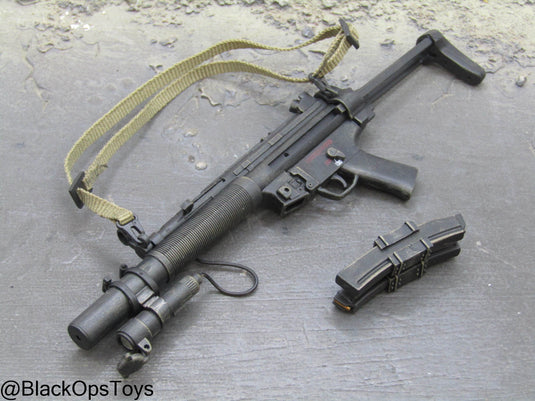 MP5 Submachine Gun w/Integrated Suppressor & Tactical Light