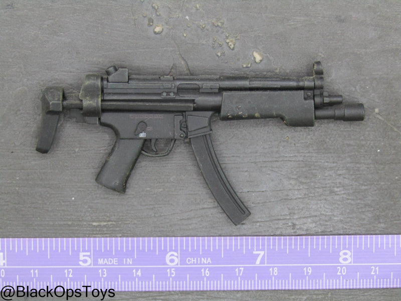 Load image into Gallery viewer, MP5 Submachine Gun w/Extendable Stock &amp; Tactical Light
