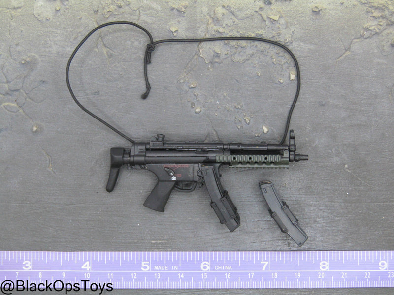 Load image into Gallery viewer, MP5 Submachine Gun w/Extendable Stock &amp; Sling
