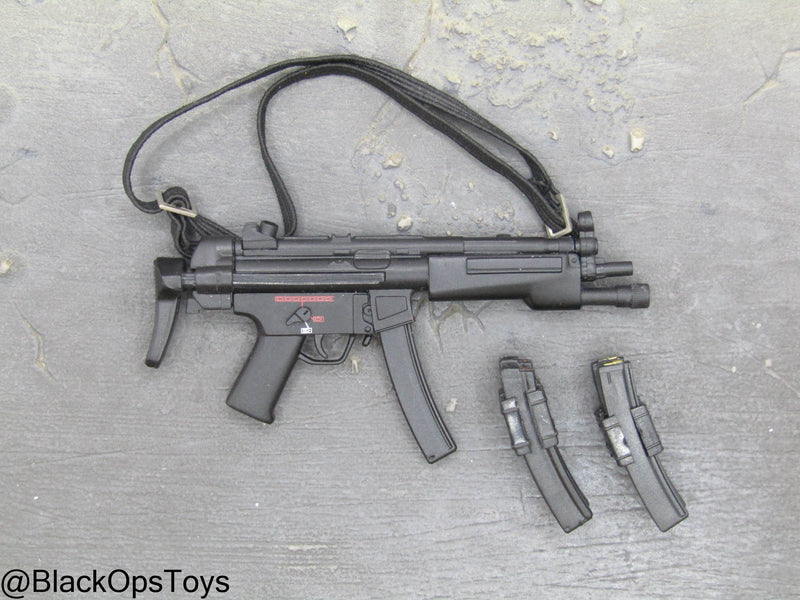 Load image into Gallery viewer, MP5 Submachine Gun w/Tactical Light &amp; Sling
