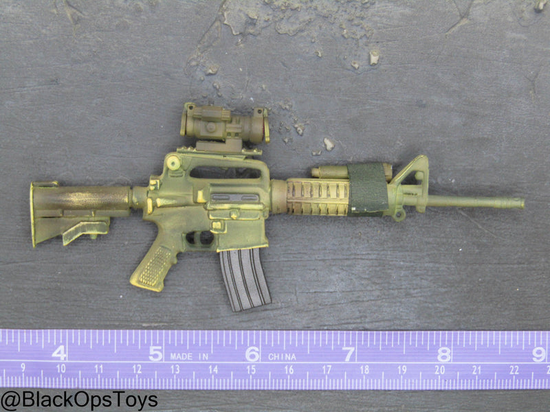 Load image into Gallery viewer, Weathered Camo M4 Carbine w/Scope &amp; Tactical Light
