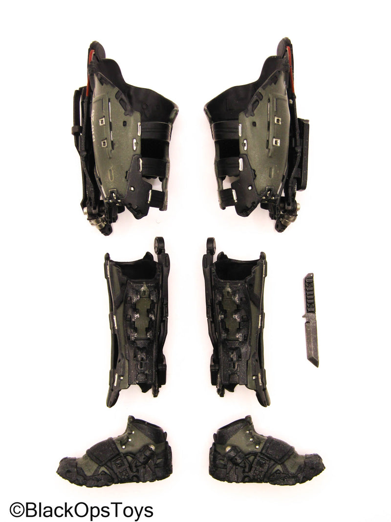 Load image into Gallery viewer, Warriors Of The Future Tyler - Black Mechanical Leg Armor w/Boots (Peg Type)
