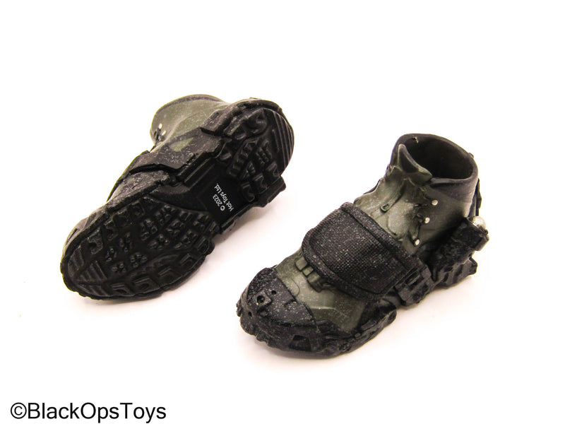 Load image into Gallery viewer, Warriors Of The Future Tyler - Black Mechanical Leg Armor w/Boots (Peg Type)
