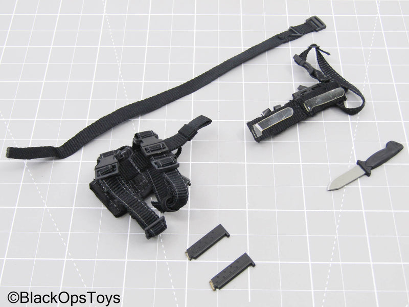 Load image into Gallery viewer, GI JOE - General Hawk - 1911 Pistol w/Drop Leg Holster &amp; Knife
