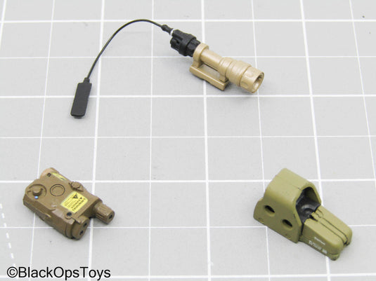 Tan Holographic Sight w/Tac Light & PEQ