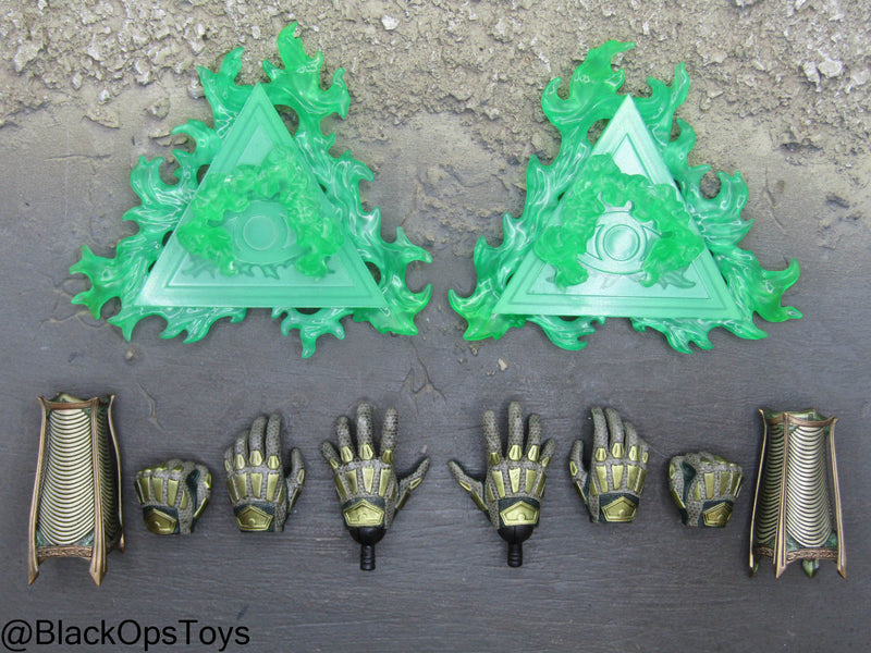 Load image into Gallery viewer, Spider-Man - Mysterio - Gloved Hand Set &amp; Gauntlets w/Illusion FX
