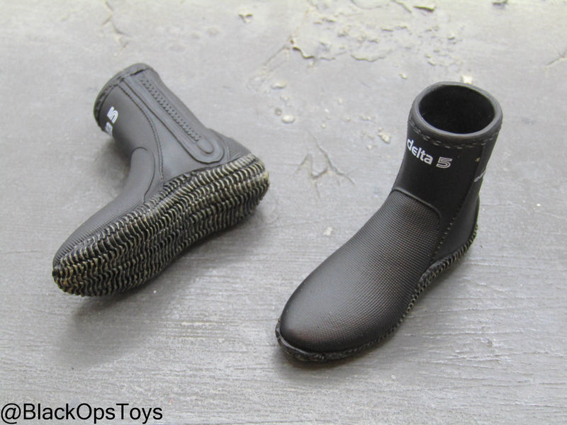 Load image into Gallery viewer, PLA NMC Combat Diver - Diving Suit w/Boots (Peg Type)
