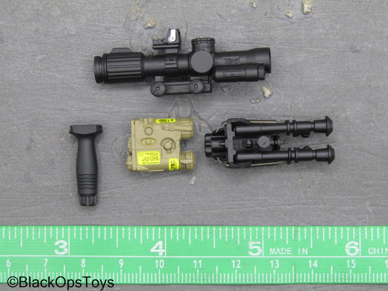 Load image into Gallery viewer, USMC - Black Scope w/Bipod, Foregrip &amp; Tan PEQ
